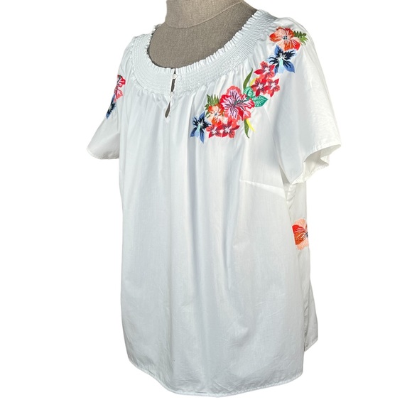 Talbots Woman Cool Cotton Floral Embroidered Blouse With Smocked Necklin… - Picture 14 of 14
